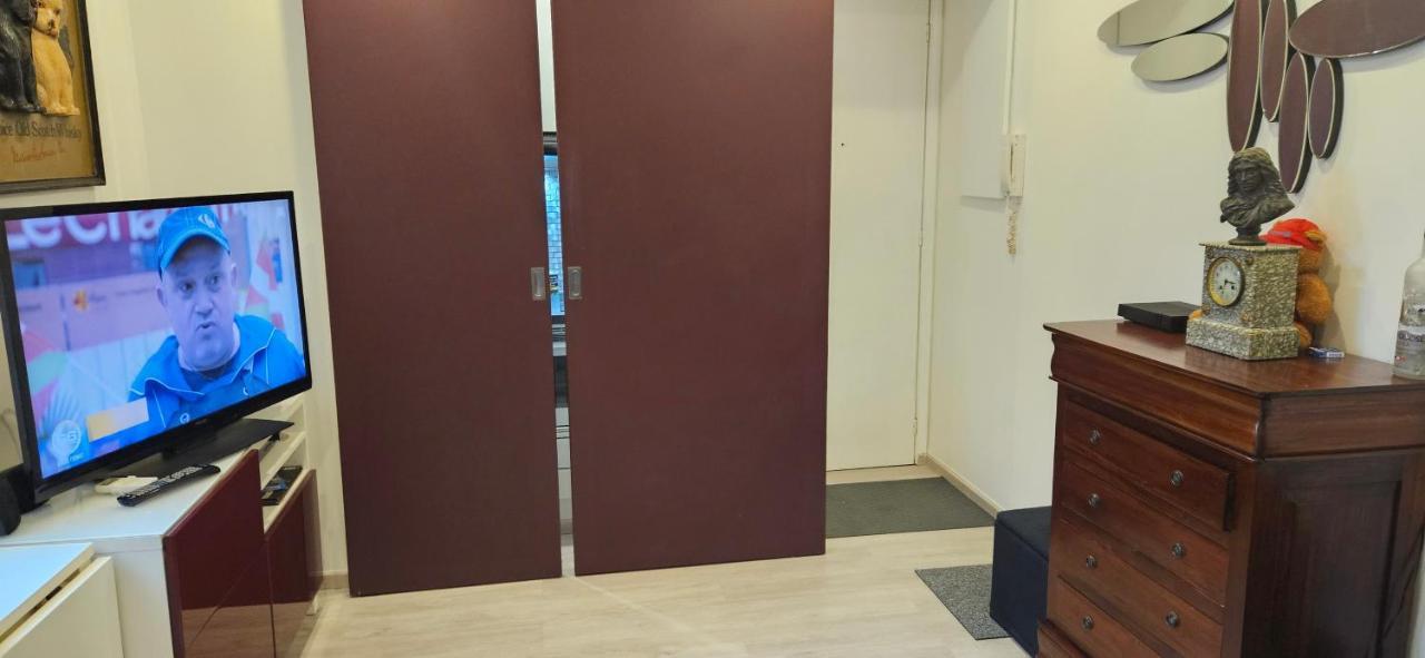 Studio 22M2 A Ivry/Seine-A 200 Metres De Paris. Proche Metro 7 외부 사진