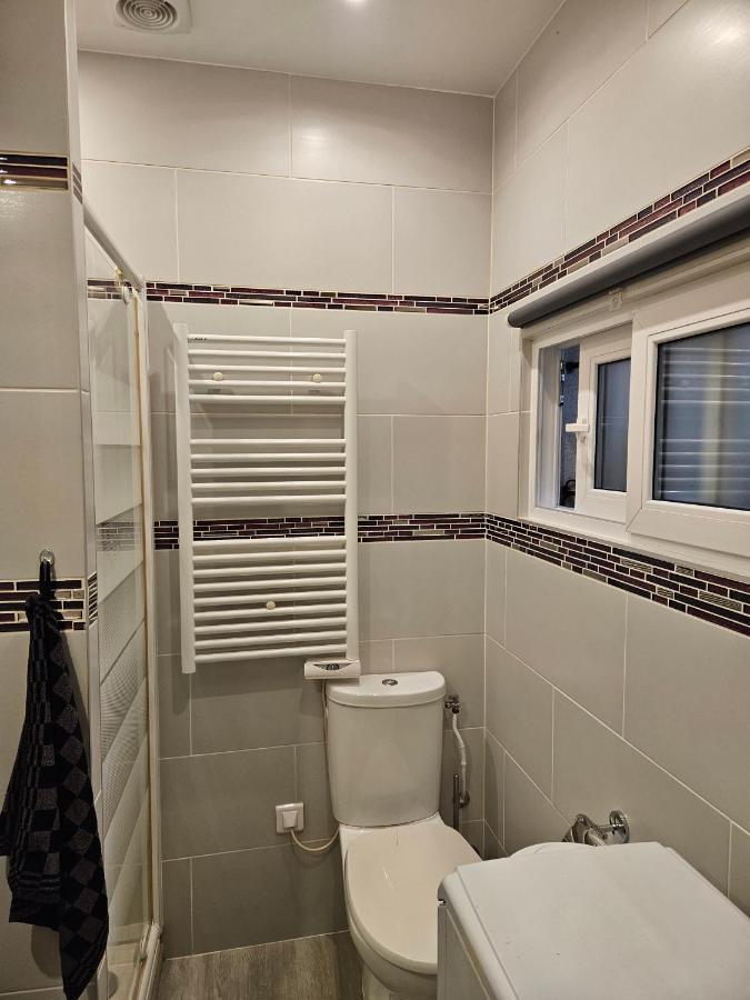 Studio 22M2 A Ivry/Seine-A 200 Metres De Paris. Proche Metro 7 외부 사진
